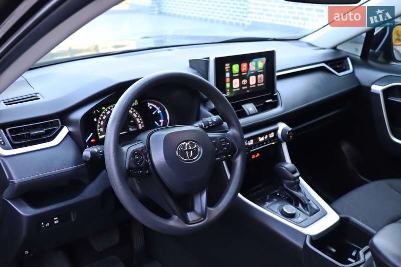 Позашляховик / Кросовер Toyota RAV4 2023 в Кременчуці