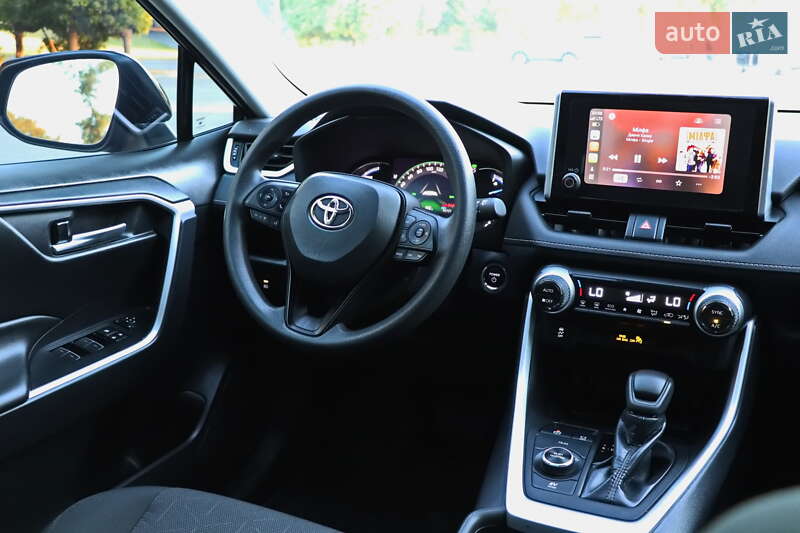 Позашляховик / Кросовер Toyota RAV4 2023 в Кременчуці