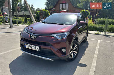 Позашляховик / Кросовер Toyota RAV4 2016 в 