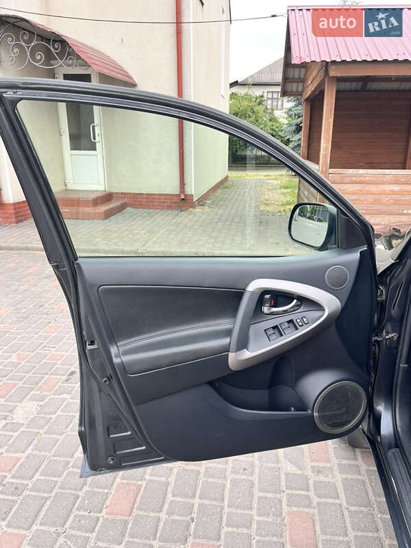 Внедорожник / Кроссовер Toyota RAV4 2007 в Заставной