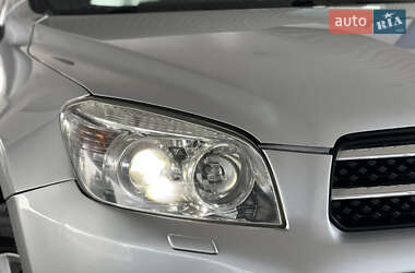 Позашляховик / Кросовер Toyota RAV4 2007 в 