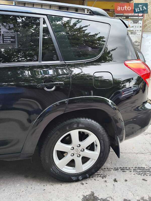 Внедорожник / Кроссовер Toyota RAV4 2006 в Харькове