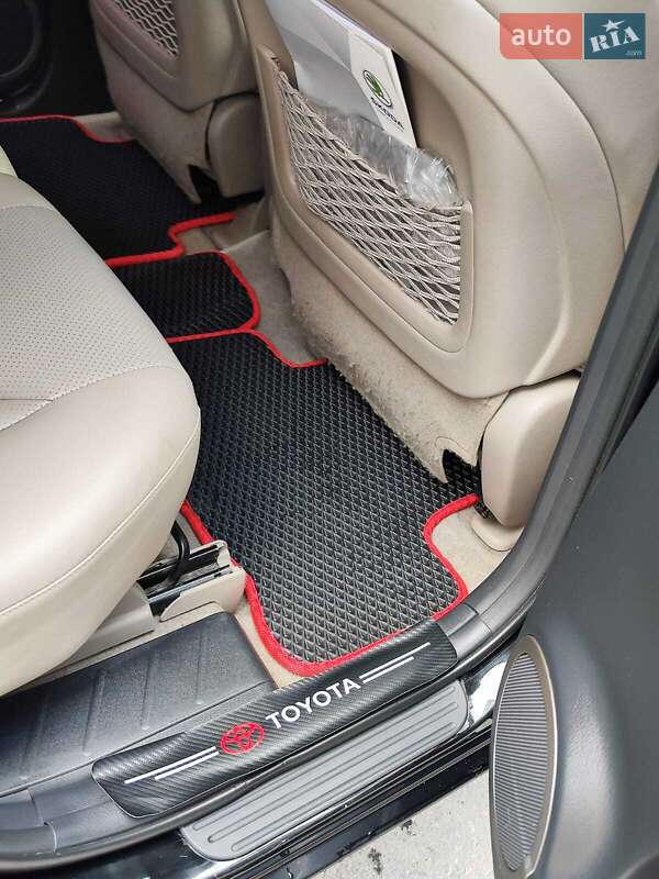 Внедорожник / Кроссовер Toyota RAV4 2006 в Харькове