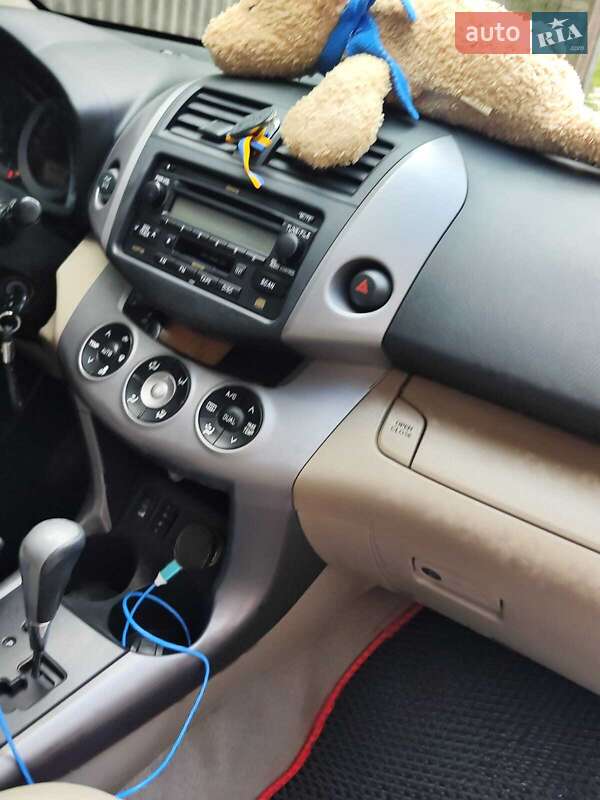 Внедорожник / Кроссовер Toyota RAV4 2006 в Харькове