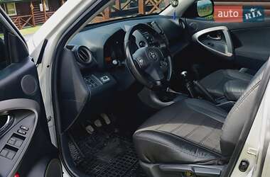 Позашляховик / Кросовер Toyota RAV4 2009 в 