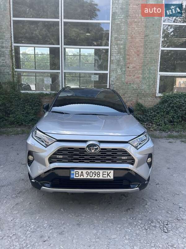 Позашляховик / Кросовер Toyota RAV4 2021 в Кропивницькому
