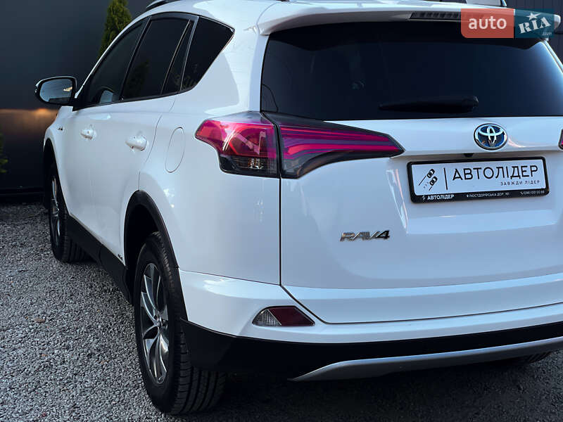 Внедорожник / Кроссовер Toyota RAV4 2016 в Одессе
