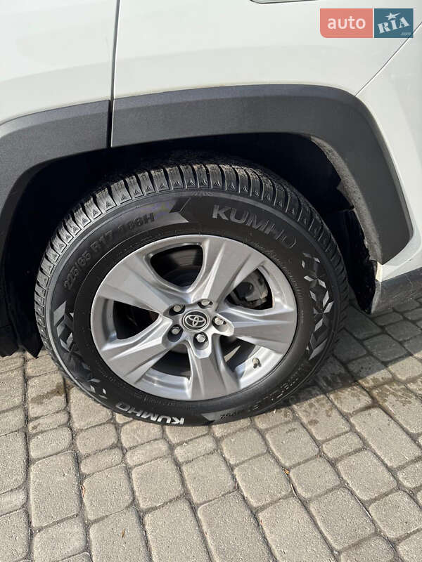 Внедорожник / Кроссовер Toyota RAV4 2023 в Одессе