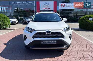 Внедорожник / Кроссовер Toyota RAV4 2022 в 