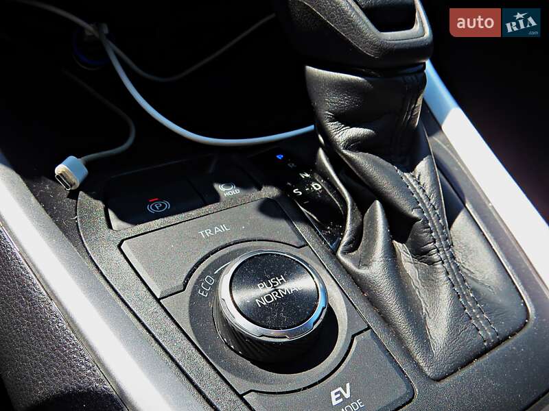 Внедорожник / Кроссовер Toyota RAV4 2022 в Черкассах