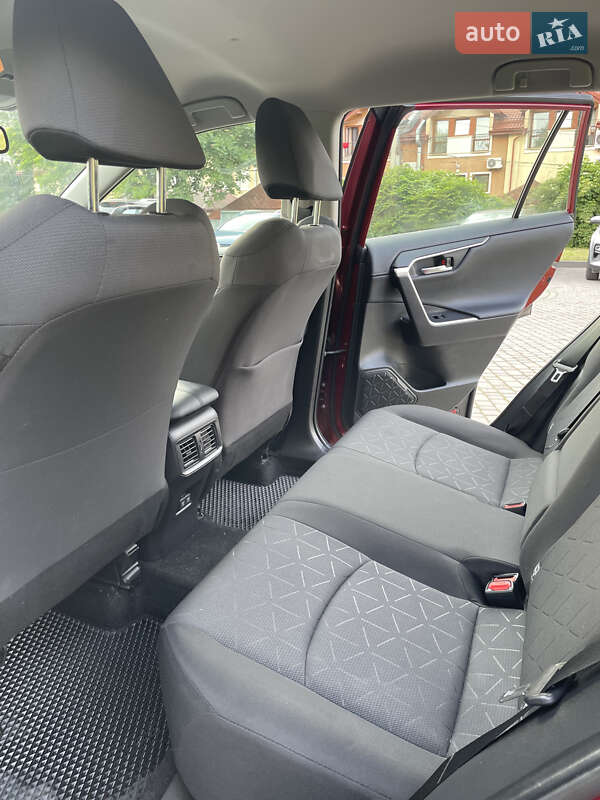 Внедорожник / Кроссовер Toyota RAV4 2021 в Львове