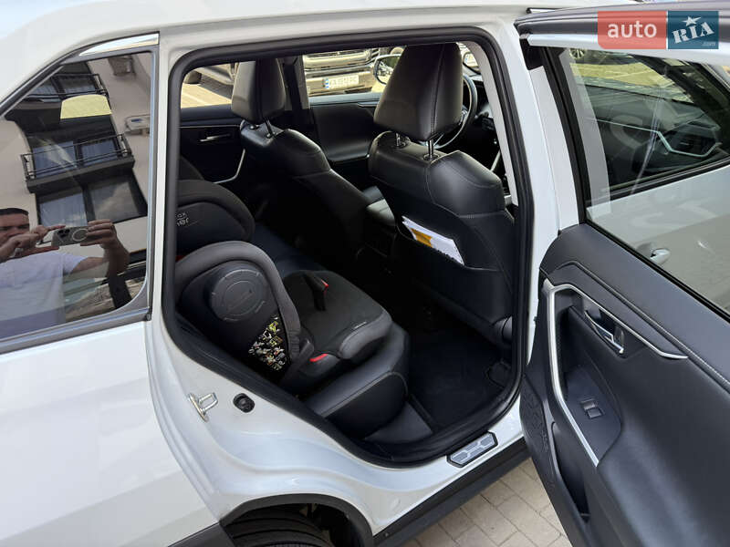 Позашляховик / Кросовер Toyota RAV4 2023 в Києві