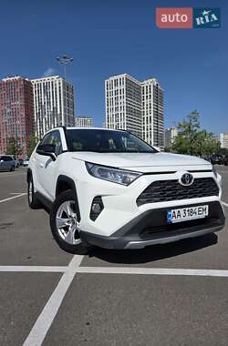 Позашляховик / Кросовер Toyota RAV4 2019 в Києві