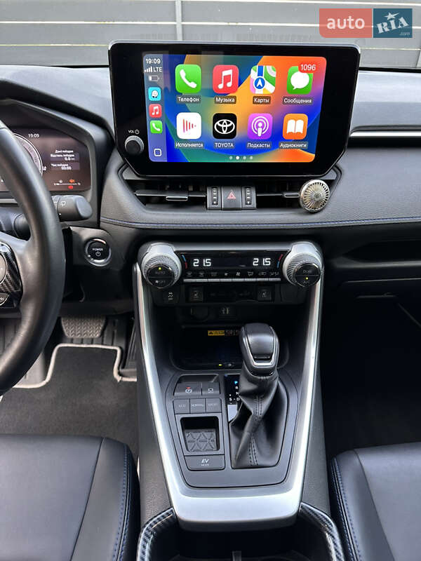 Позашляховик / Кросовер Toyota RAV4 2023 в Дніпрі