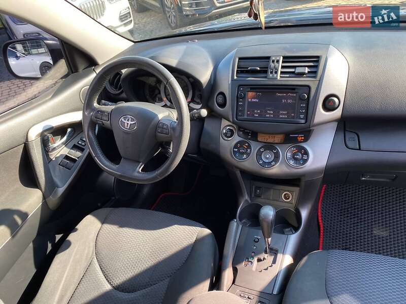 Позашляховик / Кросовер Toyota RAV4 2012 в Львові