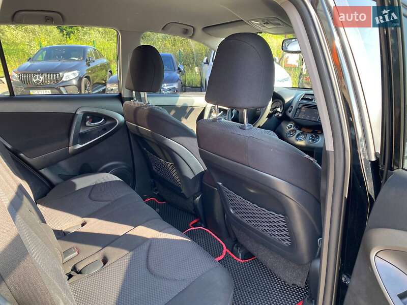Позашляховик / Кросовер Toyota RAV4 2012 в Львові