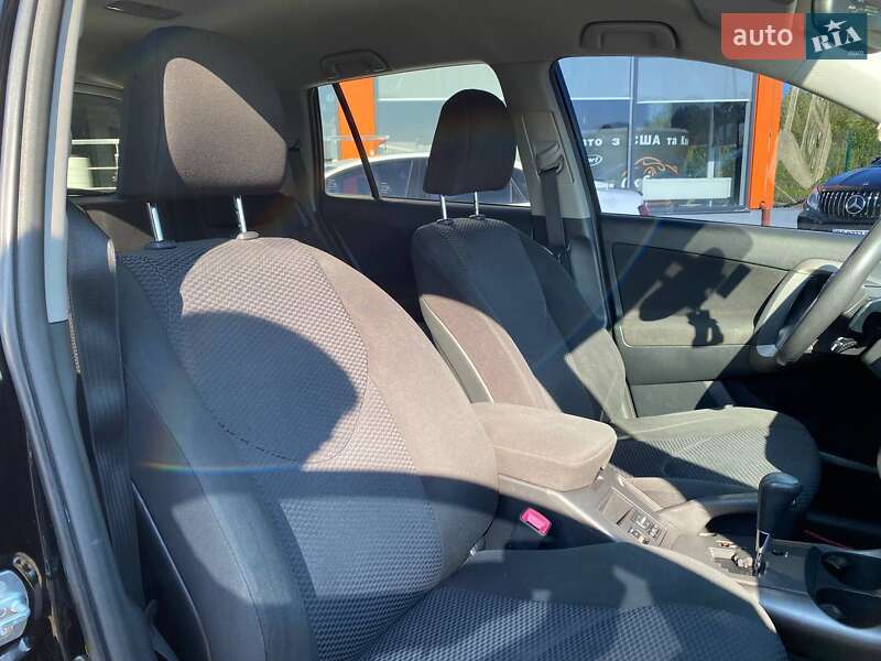 Позашляховик / Кросовер Toyota RAV4 2012 в Львові