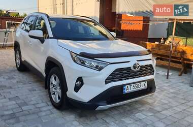 Внедорожник / Кроссовер Toyota RAV4 2019 в Ивано-Франковске
