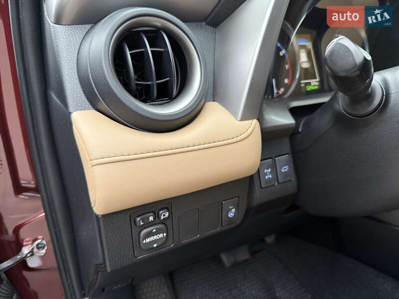 Внедорожник / Кроссовер Toyota RAV4 2017 в Киеве