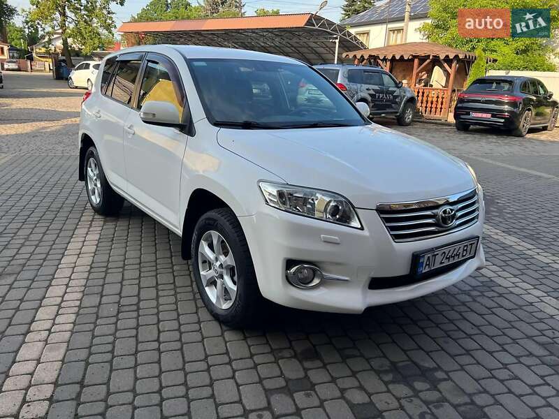 Внедорожник / Кроссовер Toyota RAV4 2011 в Коломые