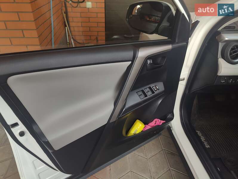 Внедорожник / Кроссовер Toyota RAV4 2018 в Днепре фото 9 Внедорожник / Кроссовер Toyota RAV4 2018 в Днепре
