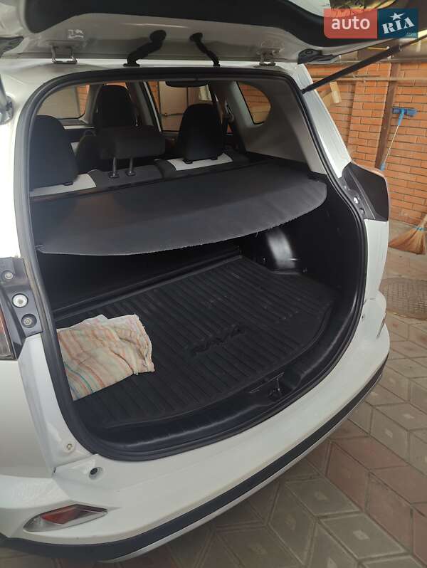 Внедорожник / Кроссовер Toyota RAV4 2018 в Днепре фото 11 Внедорожник / Кроссовер Toyota RAV4 2018 в Днепре