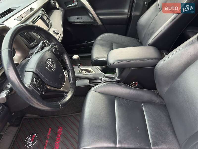 Позашляховик / Кросовер Toyota RAV4 2013 в Харкові