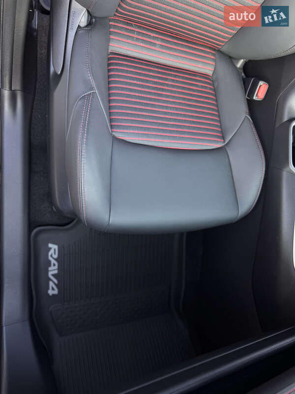 Внедорожник / Кроссовер Toyota RAV4 2022 в Одессе