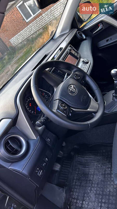 Внедорожник / Кроссовер Toyota RAV4 2013 в Гайвороне