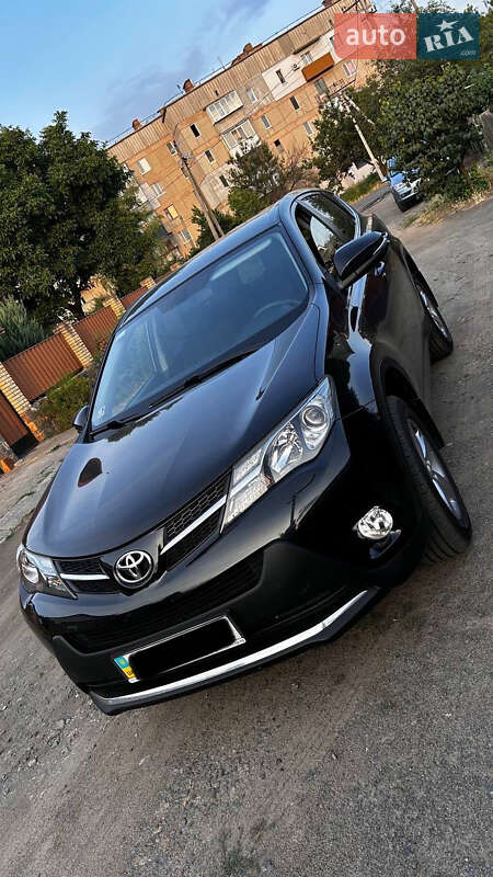 Внедорожник / Кроссовер Toyota RAV4 2013 в Гайвороне