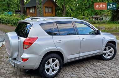 Внедорожник / Кроссовер Toyota RAV4 2006 в 