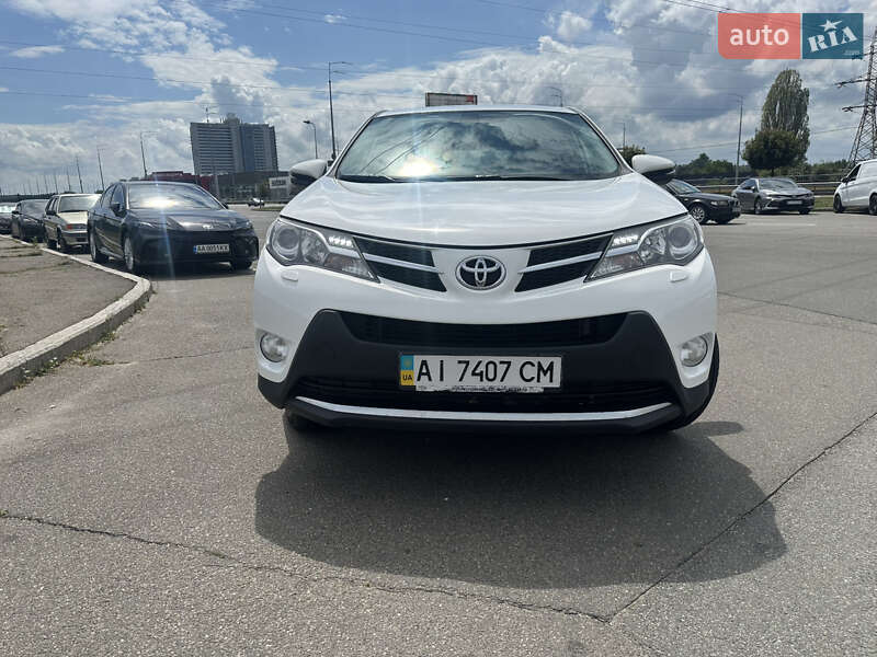 Внедорожник / Кроссовер Toyota RAV4 2014 в Чернигове