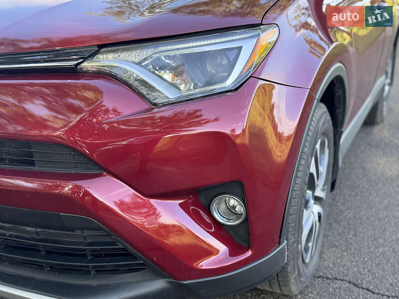 Внедорожник / Кроссовер Toyota RAV4 2018 в Киеве