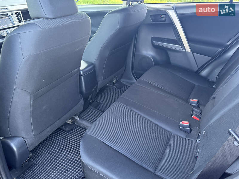 Внедорожник / Кроссовер Toyota RAV4 2018 в Киеве