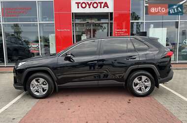 Внедорожник / Кроссовер Toyota RAV4 2023 в 