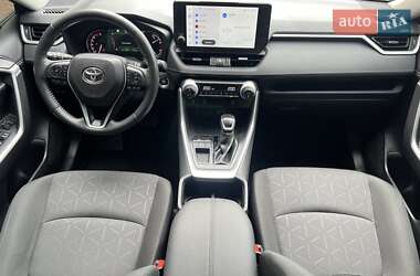 Внедорожник / Кроссовер Toyota RAV4 2023 в 
