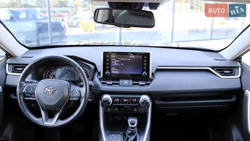 Внедорожник / Кроссовер Toyota RAV4 2020 в Черкассах