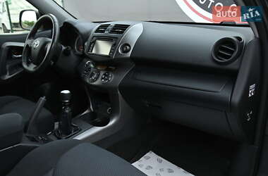Позашляховик / Кросовер Toyota RAV4 2012 в 