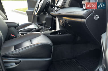 Внедорожник / Кроссовер Toyota RAV4 2015 в 