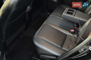 Внедорожник / Кроссовер Toyota RAV4 2015 в 