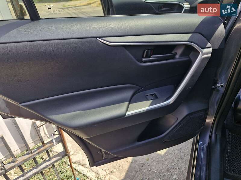 Позашляховик / Кросовер Toyota RAV4 2019 в Миколаєві