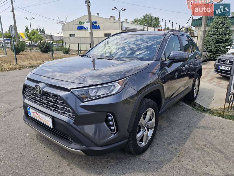 Позашляховик / Кросовер Toyota RAV4 2019 в Миколаєві