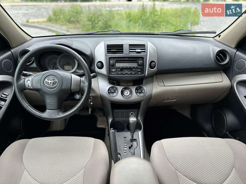 Позашляховик / Кросовер Toyota RAV4 2006 в Києві