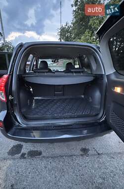 Внедорожник / Кроссовер Toyota RAV4 2006 в 