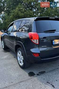 Внедорожник / Кроссовер Toyota RAV4 2006 в 