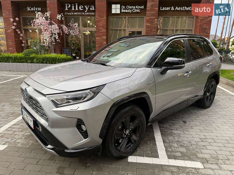 Позашляховик / Кросовер Toyota RAV4 2020 в Ірпені