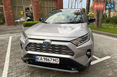 Внедорожник / Кроссовер Toyota RAV4 2020 в 