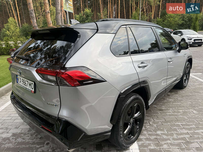 Позашляховик / Кросовер Toyota RAV4 2020 в Ірпені