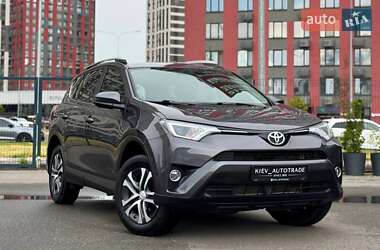 Позашляховик / Кросовер Toyota RAV4 2016 в Києві