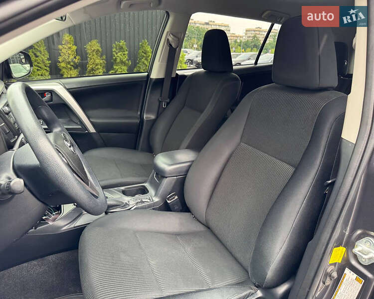 Позашляховик / Кросовер Toyota RAV4 2016 в Києві